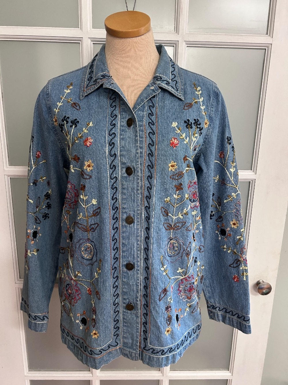 Denim & Co Womens 100% Cotton Embroidered Denim Jacket Size Medium QVC